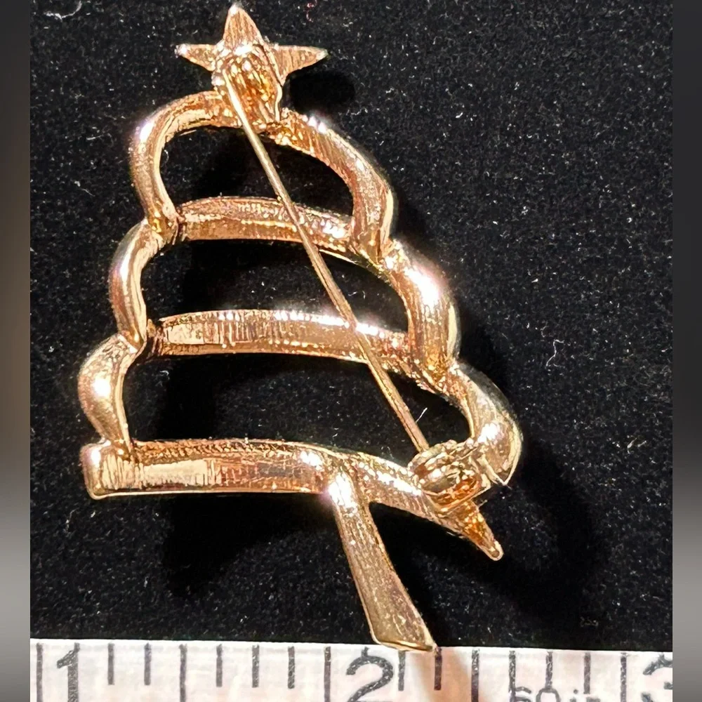 Rhinestone And Gold Tone Christmas Tree Brooch